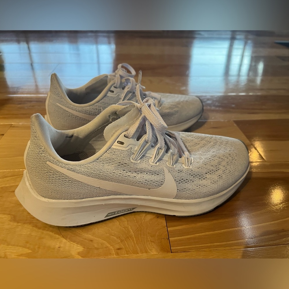 White Nike Pegasus Running Shoe Size 6